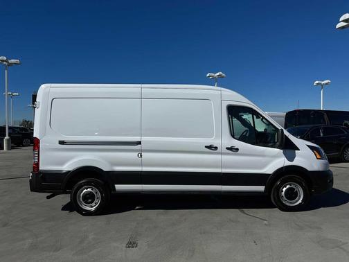 2024 Ford Transit-250 148 WB Medium Roof Cargo