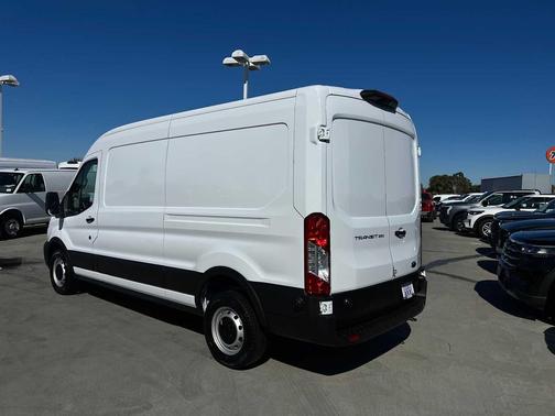 2024 Ford Transit-250 148 WB Medium Roof Cargo
