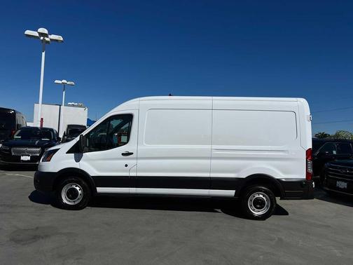 2024 Ford Transit-250 148 WB Medium Roof Cargo
