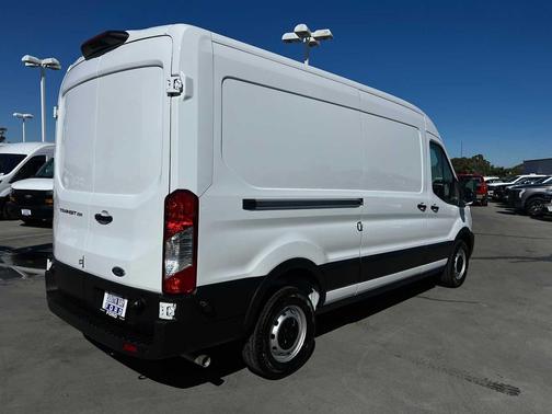 2024 Ford Transit-250 148 WB Medium Roof Cargo