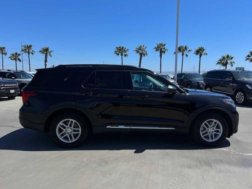 Agate Black Metallic 2025 Ford Explorer Active