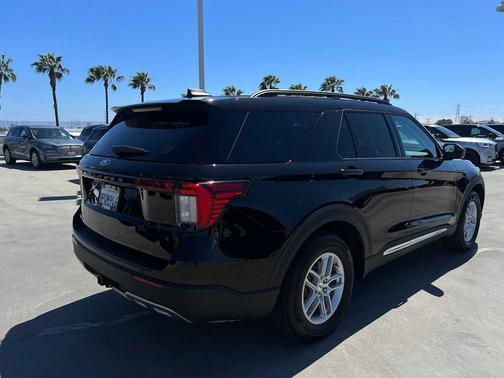 Agate Black Metallic 2025 Ford Explorer Active
