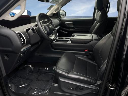 Agate Black Metallic 2025 Ford Expedition Max Platinum