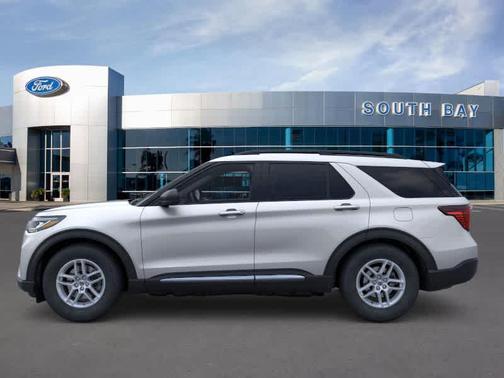 Iconic Silver Metallic 2025 Ford Explorer Active