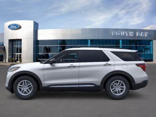 Iconic Silver Metallic 2025 Ford Explorer Active