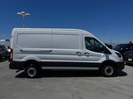 2024 Ford Transit-250 148 WB Medium Roof Cargo