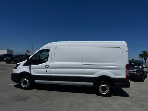 2024 Ford Transit-250 148 WB Medium Roof Cargo