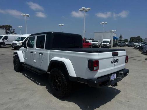 2023 Jeep Gladiator Sport