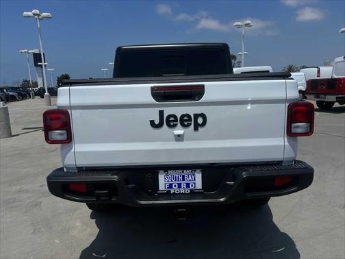 2023 Jeep Gladiator Sport