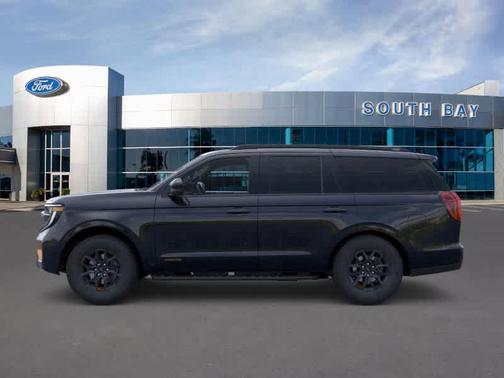 Agate Black Metallic 2026 Ford Expedition Tremor