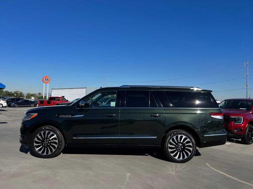2022 Lincoln Navigator L Black Label