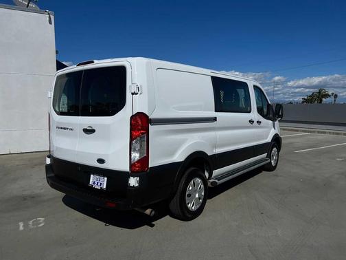 2024 Ford Transit-250 