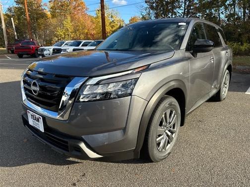 2025 Nissan Pathfinder S