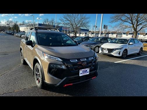 2025 Nissan Rogue Rock Creek