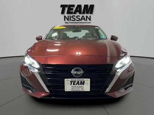Garnet Pearl 2023 Nissan Altima 2.5 SL