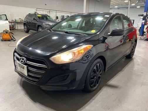 Black Noir Pearl 2017 Hyundai Elantra GT Base