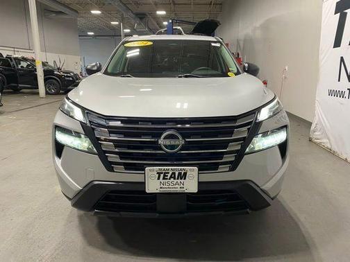 Brilliant Silver Metallic 2024 Nissan Rogue S