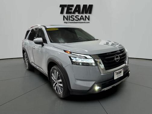 2022 Nissan Pathfinder Platinum