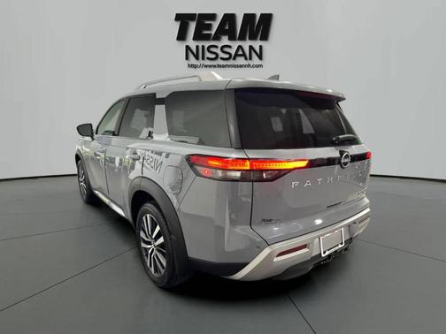 2022 Nissan Pathfinder Platinum