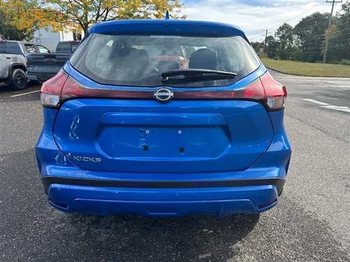 2025 Nissan Kicks Play S