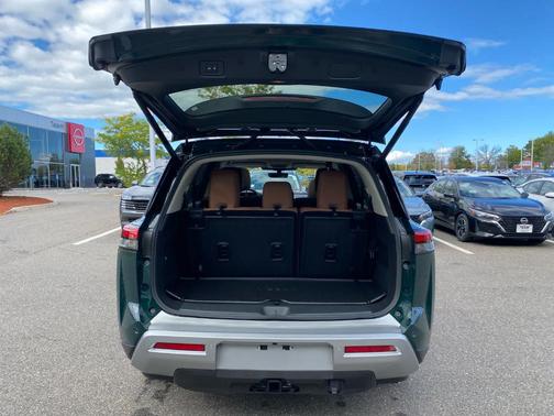 2025 Nissan Pathfinder Platinum