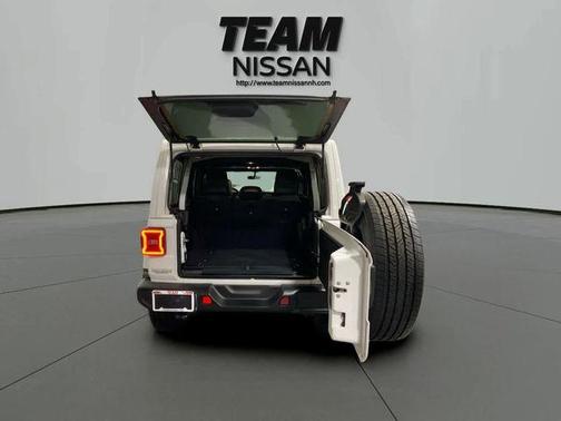 2020 Jeep Wrangler Unlimited Sahara Altitude