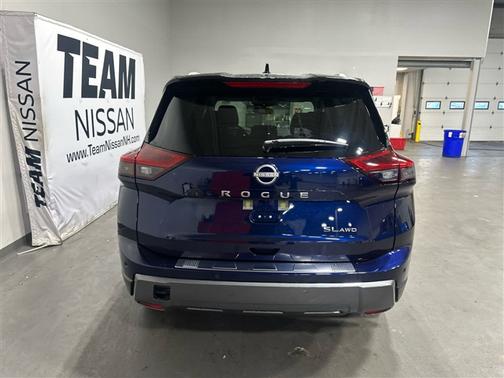 2025 Nissan Rogue SL