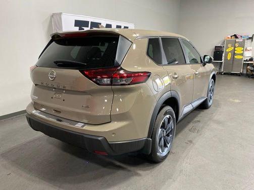 Baja Storm 2025 Nissan Rogue SV