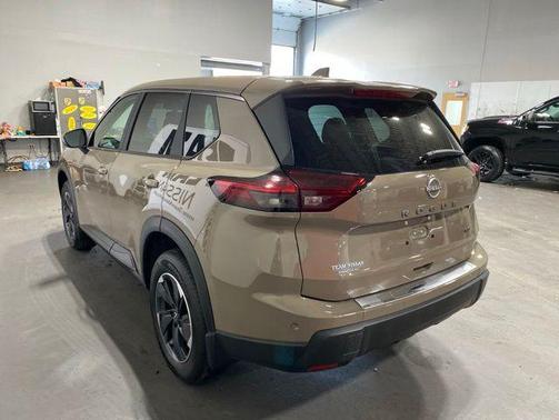 Baja Storm 2025 Nissan Rogue SV