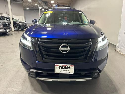2022 Nissan Pathfinder SL