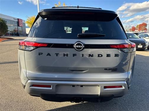 2025 Nissan Pathfinder Platinum