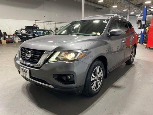 Gun Metallic 2018 Nissan Pathfinder SV