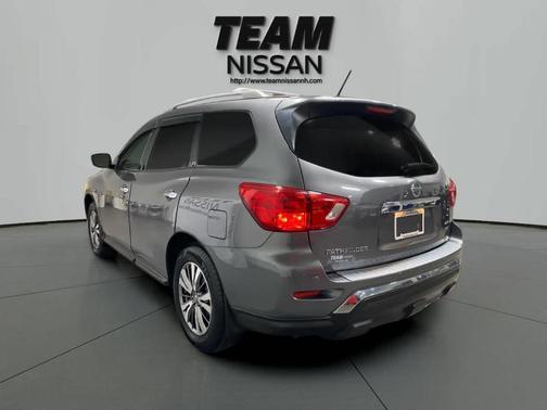 2018 Nissan Pathfinder SV