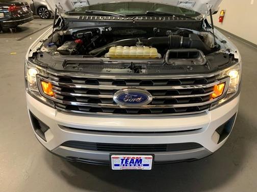 Photo 2 of 37 of 2019 Ford Expedition XLT
