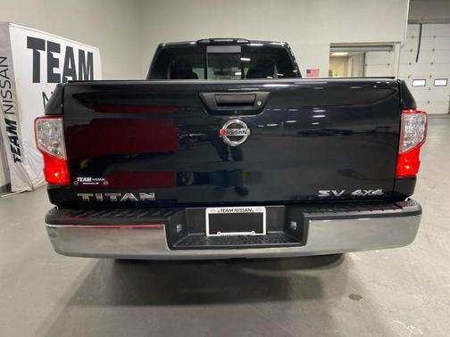 2018 Nissan Titan SV