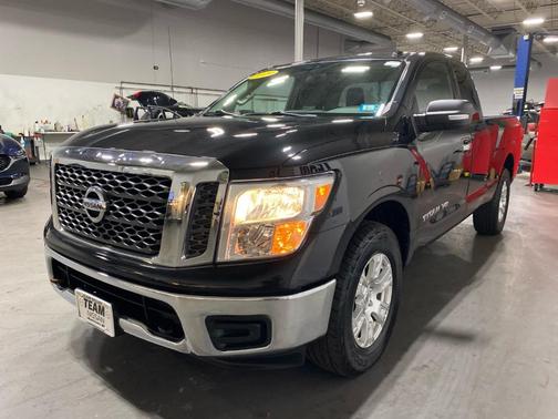 2018 Nissan Titan SV