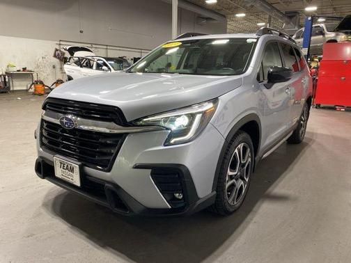Ice Silver Metallic 2024 Subaru Ascent Limited