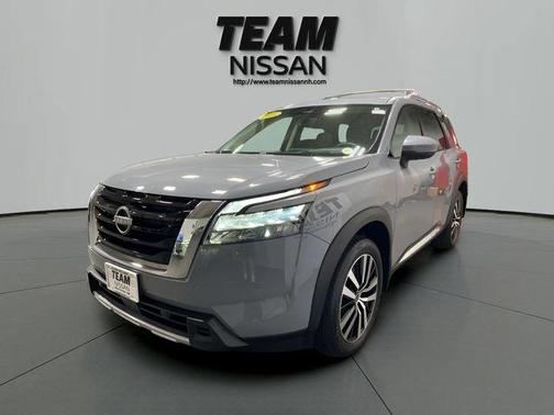 Boulder Gray Pearl 2025 Nissan Pathfinder Platinum