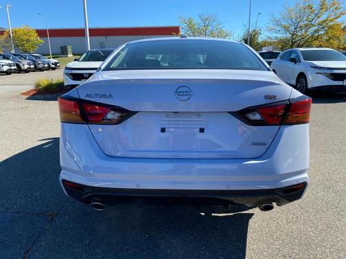 2025 Nissan Altima SR