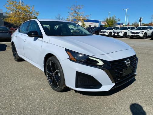 2025 Nissan Altima SR
