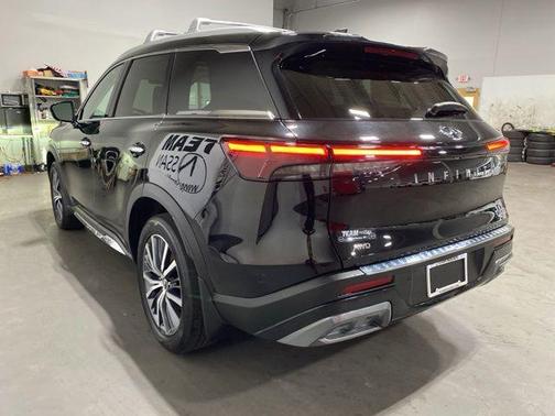 Mineral Black 2023 INFINITI QX60 SENSORY