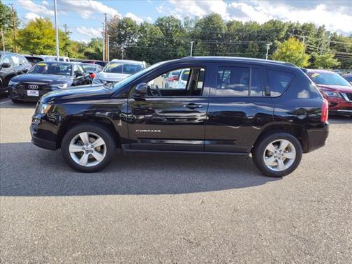 Photo 4 of 30 of 2017 Jeep Compass Sport