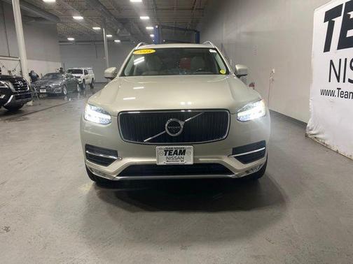 Luminous Sand Metallic 2018 Volvo XC90 T6 Momentum