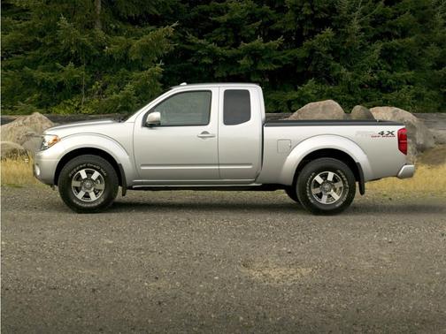Glacier White 2021 Nissan Frontier SV