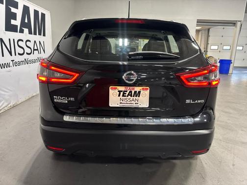 2022 Nissan Rogue Sport SL