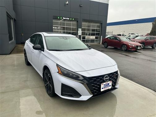 2025 Nissan Altima SR