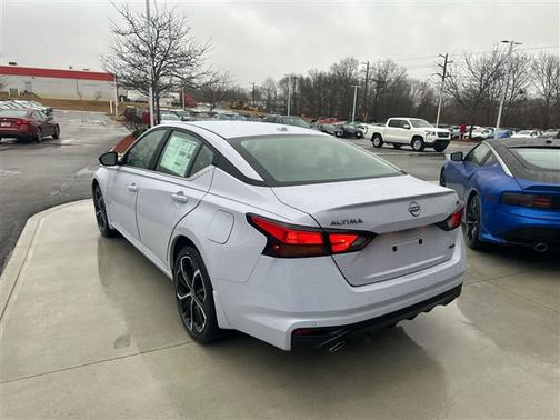 2025 Nissan Altima SR