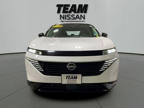 White / Black 2025 Nissan Murano Platinum