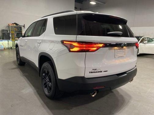 Summit White 2023 Chevrolet Traverse LT Leather