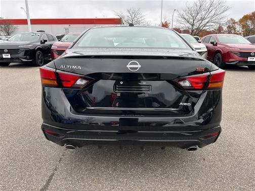 2025 Nissan Altima SR